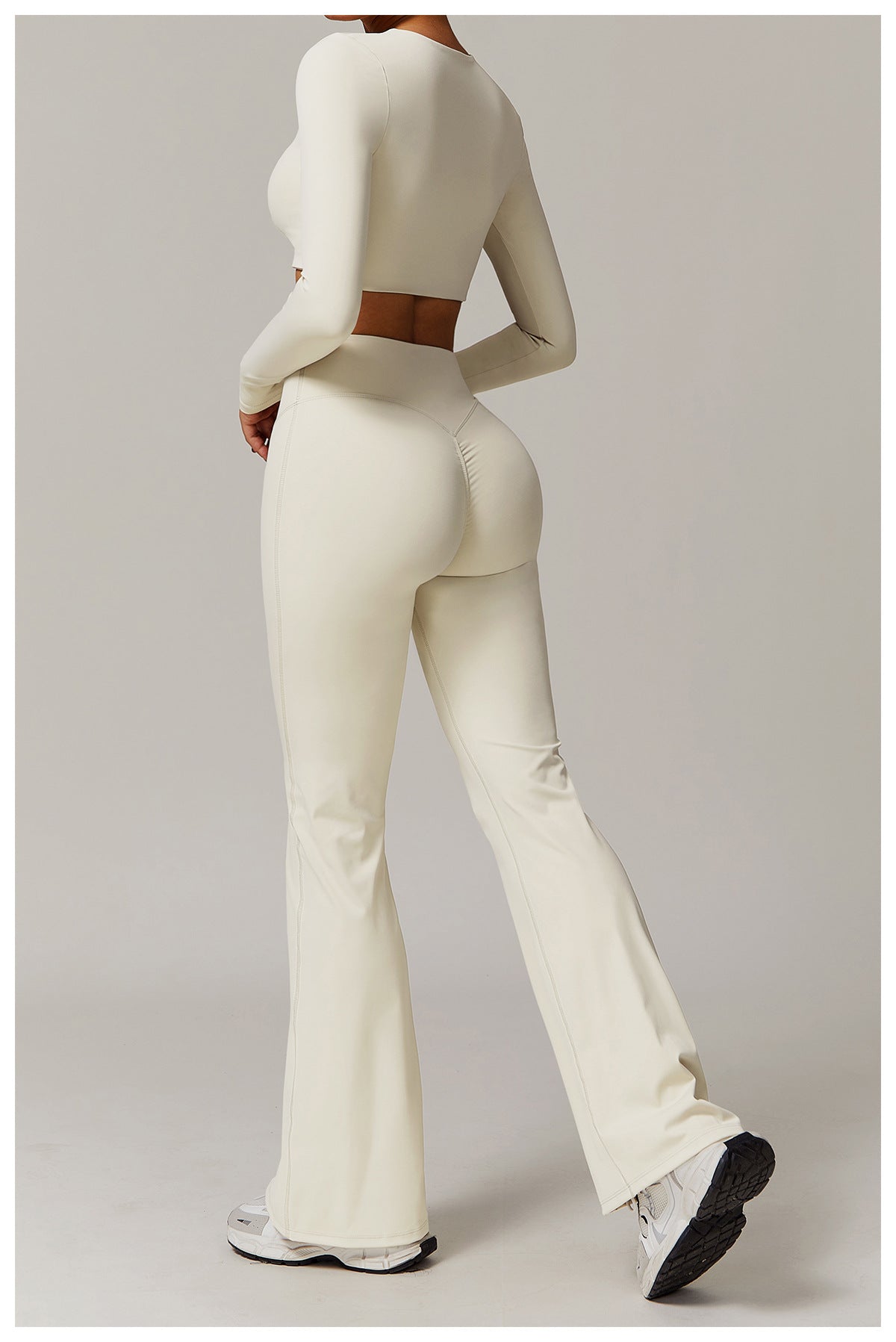The Nadège Crop